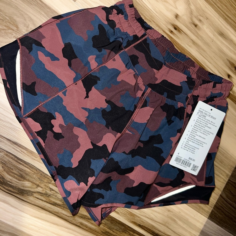 Lululemon Hotty Hot 4” Shorts